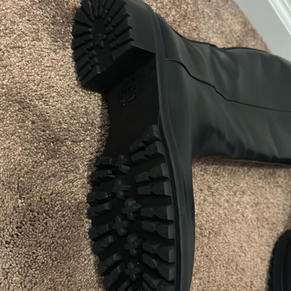 MaxMara sport leather boots in great condition size 41 - Picture 3 of 10